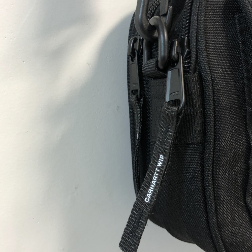 Carhartt Multi-pocket Essential Body Bag - Picture 3 of 5